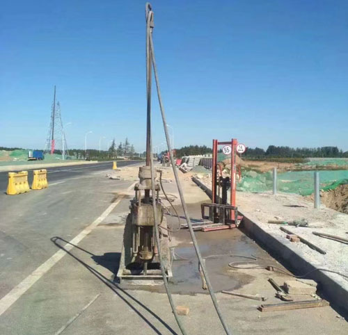 库车公路高聚物注浆加固